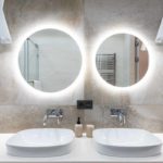 Qual è l'illuminazione ideale per truccarsi in bagno?