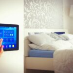 Camera da letto domotica: gli accessori per renderla smart